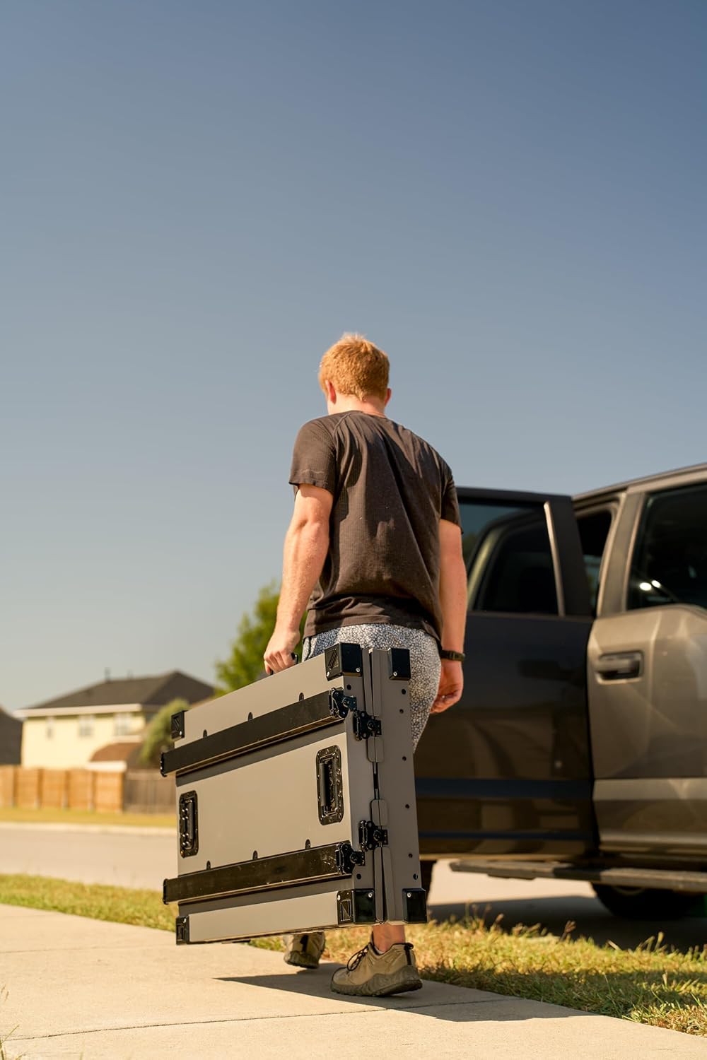 Heavy Duty Fully Collapsible Powder-Coated Aluminum Dog Crate - Medium (Gray)