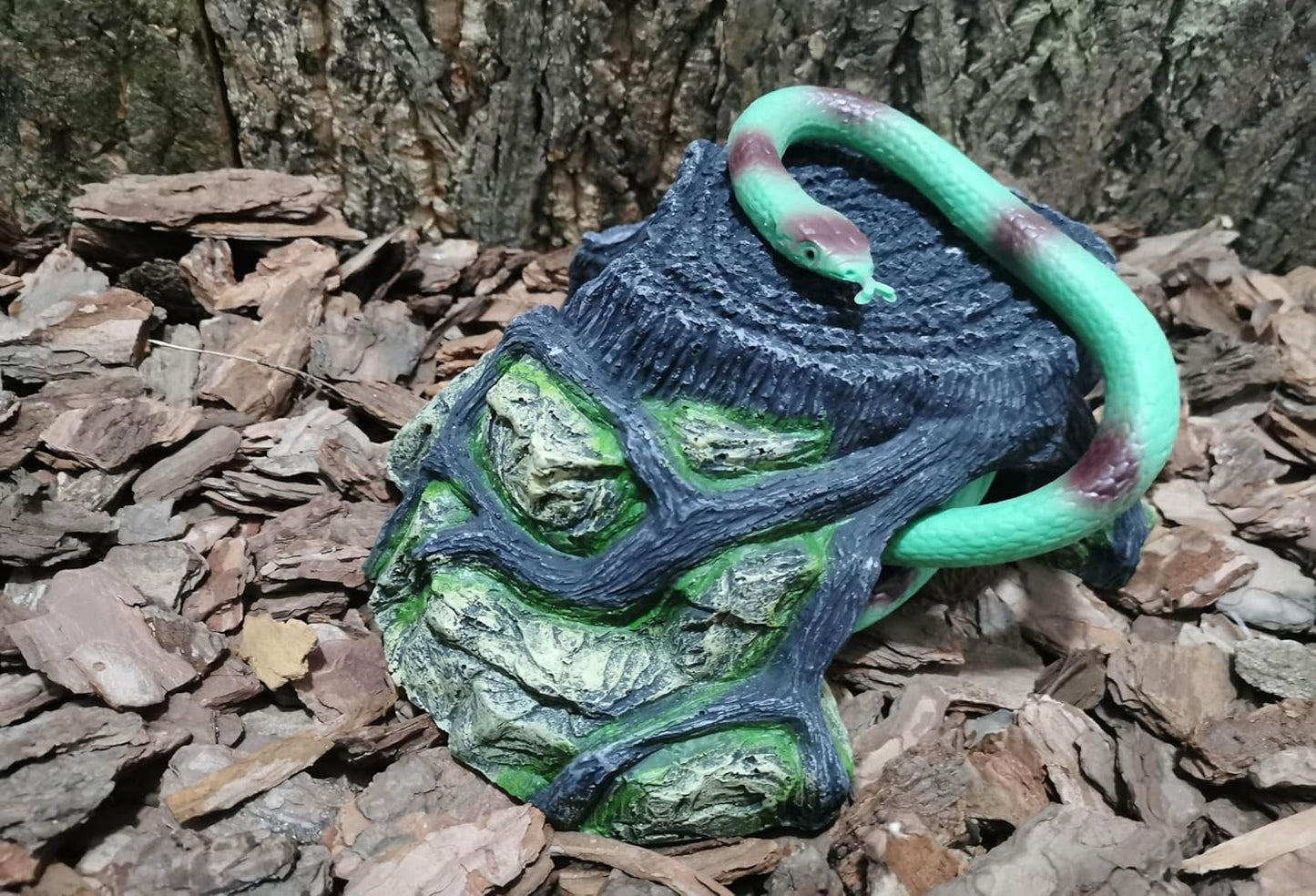 Reptile Hide Snake Hide for Bearded Dragon Gecko Lizard Baby Ball Python Little Turtle Tortoise Use 9.8"×8.5"×3.9",Aquarium Decor for Betta Fish Shrimp