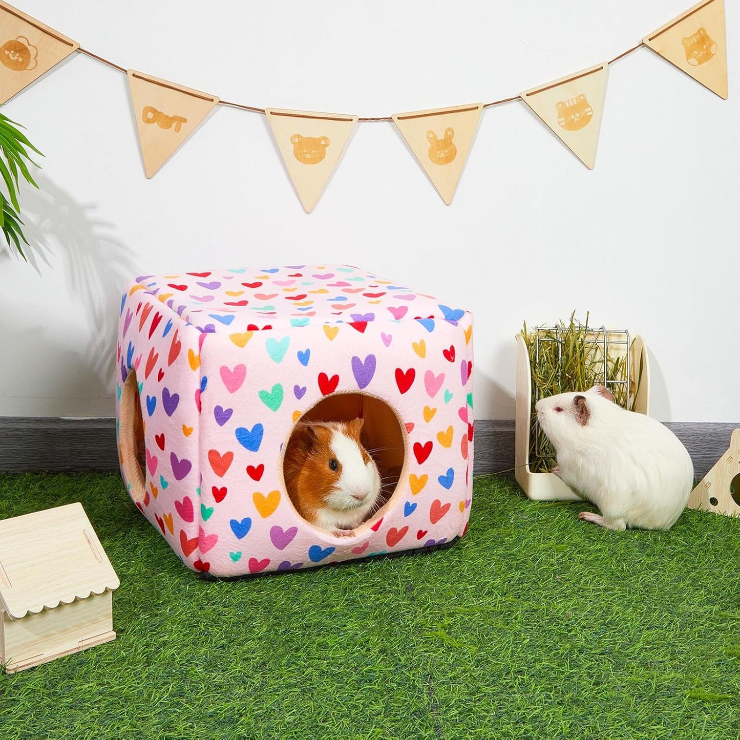 Bienbee Guinea Pig Hideout, Washable Guinea Pigs House Cozy Guinea Pigs Bed for Small Pet Bunny/Rabbit/Hamster/Chinchilla Guinea Pig Accessories Colorful Hearts